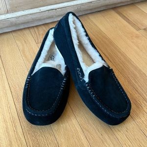 UGG Ansley Black Suede Slippers Loafers Shearling Women’s 9 New Without Tags